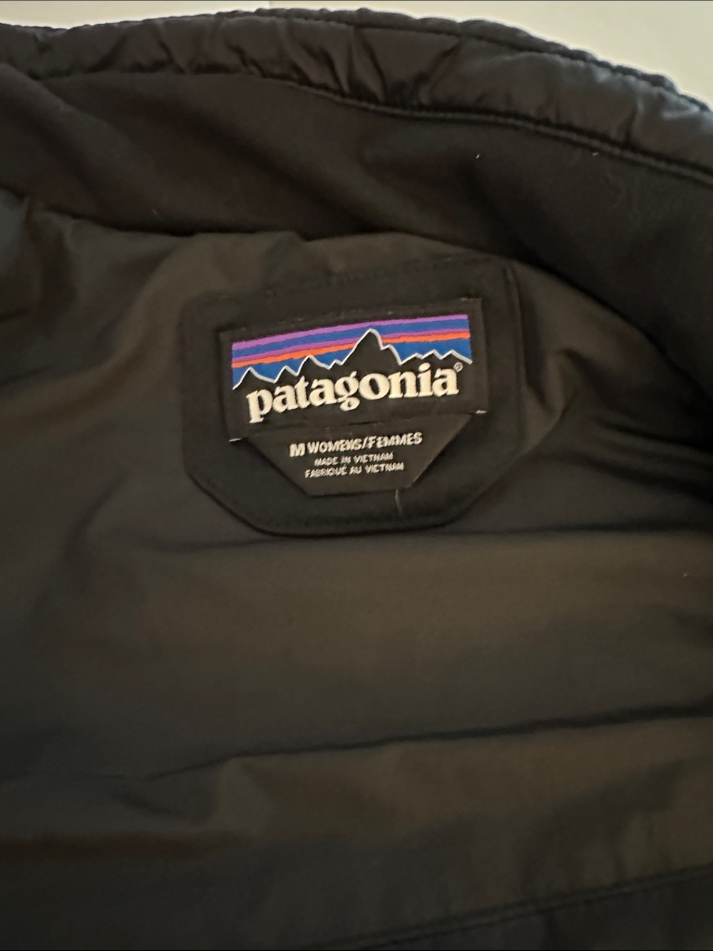 Patagonia Radalie Jacket Women’s Size Med Black Quilted Insulated Full Zip Coat - Picture 4 of 4